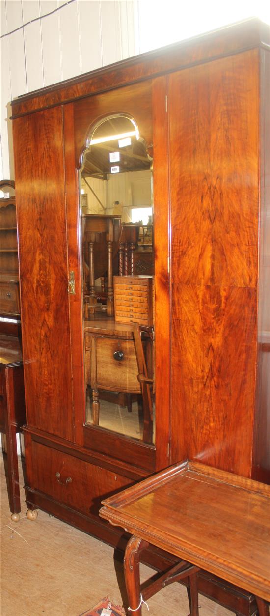 1930s walnut 3- piece bedroom suite(-)